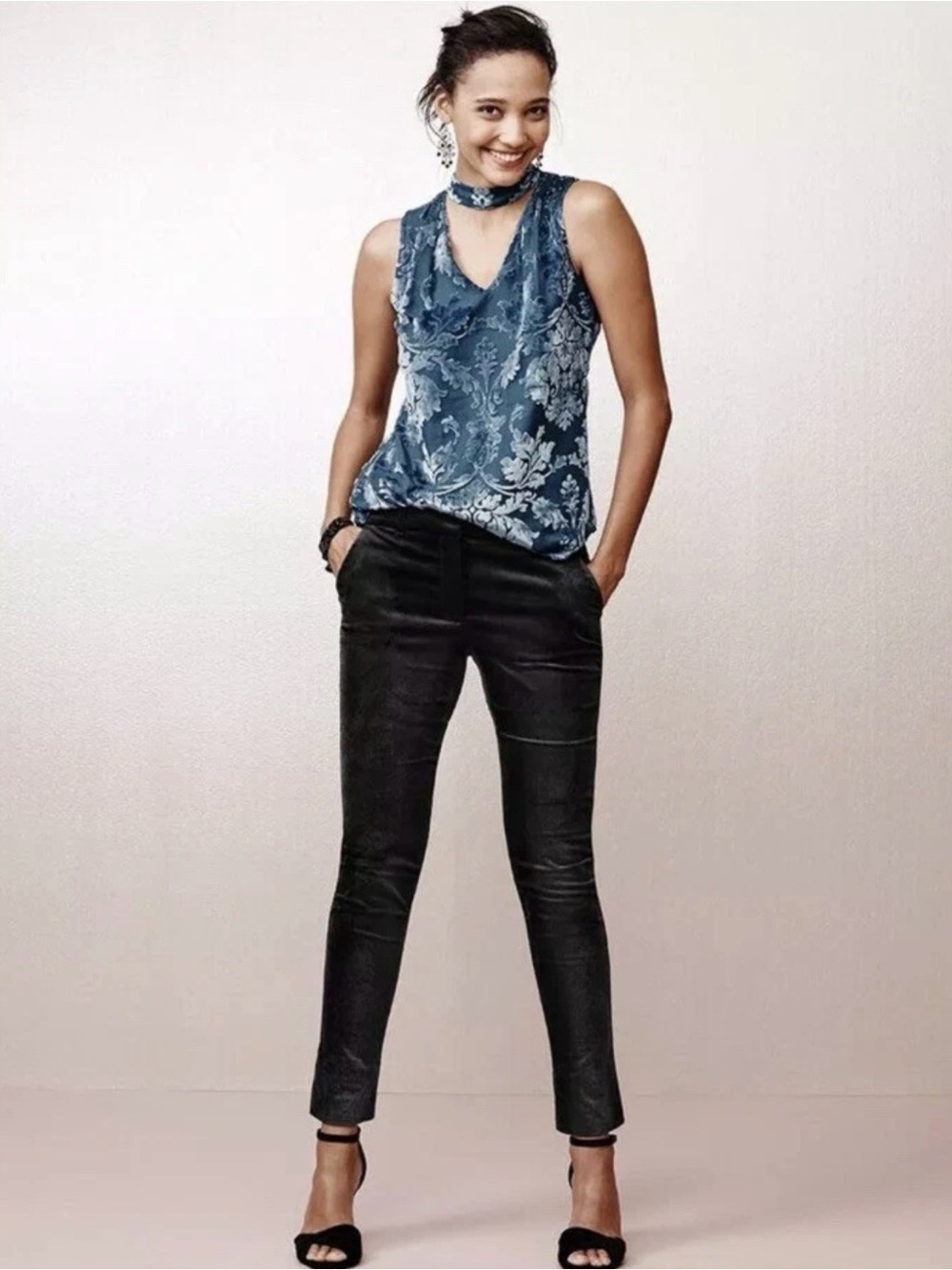 WHBM Blue Velvet Burnout Sleeveless Blouse Size 12 Mock Neck Keyhole Top